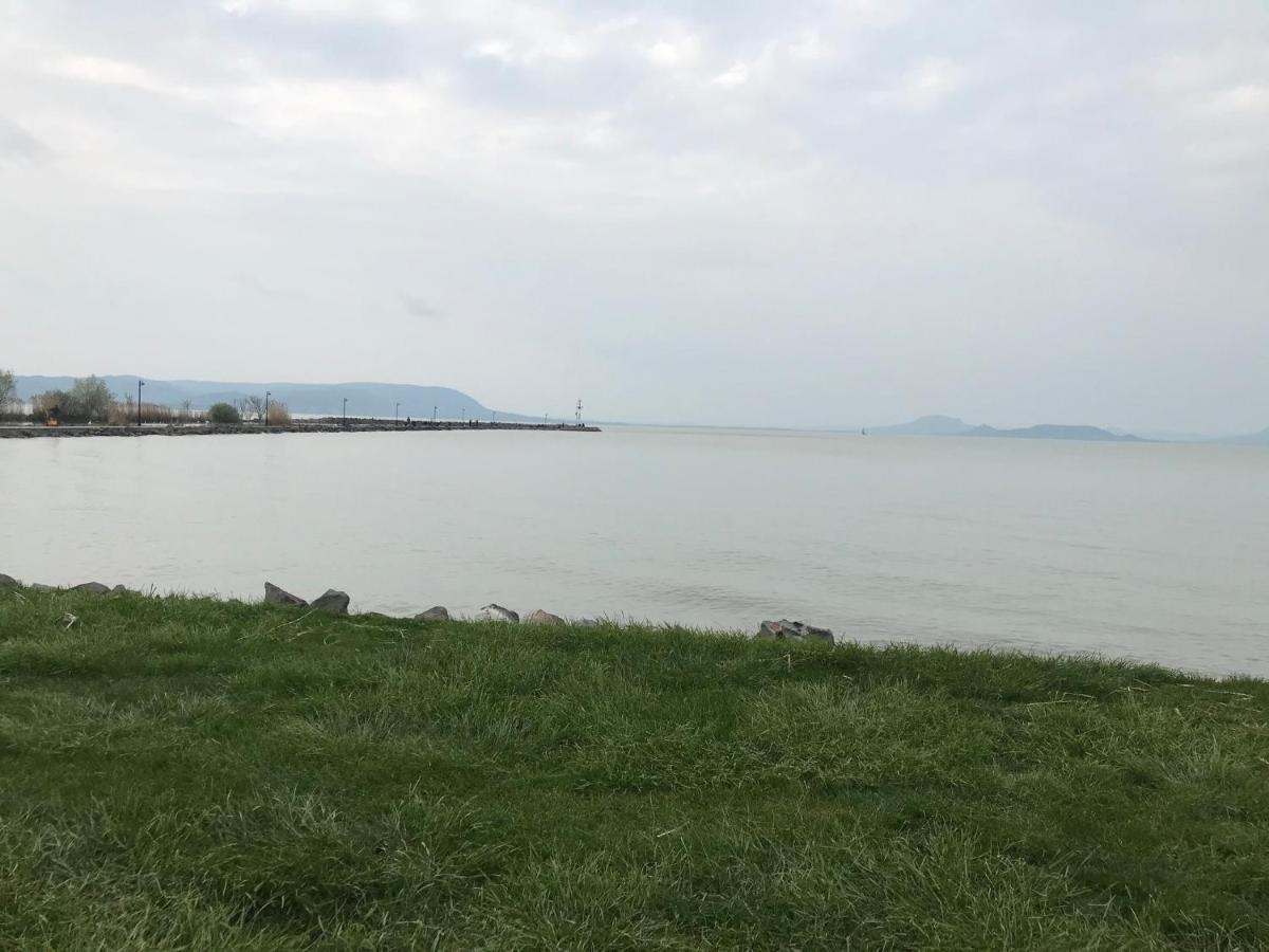 Nyaraló Balatonmáriafürdő Balatonmariafurdo Exterior foto